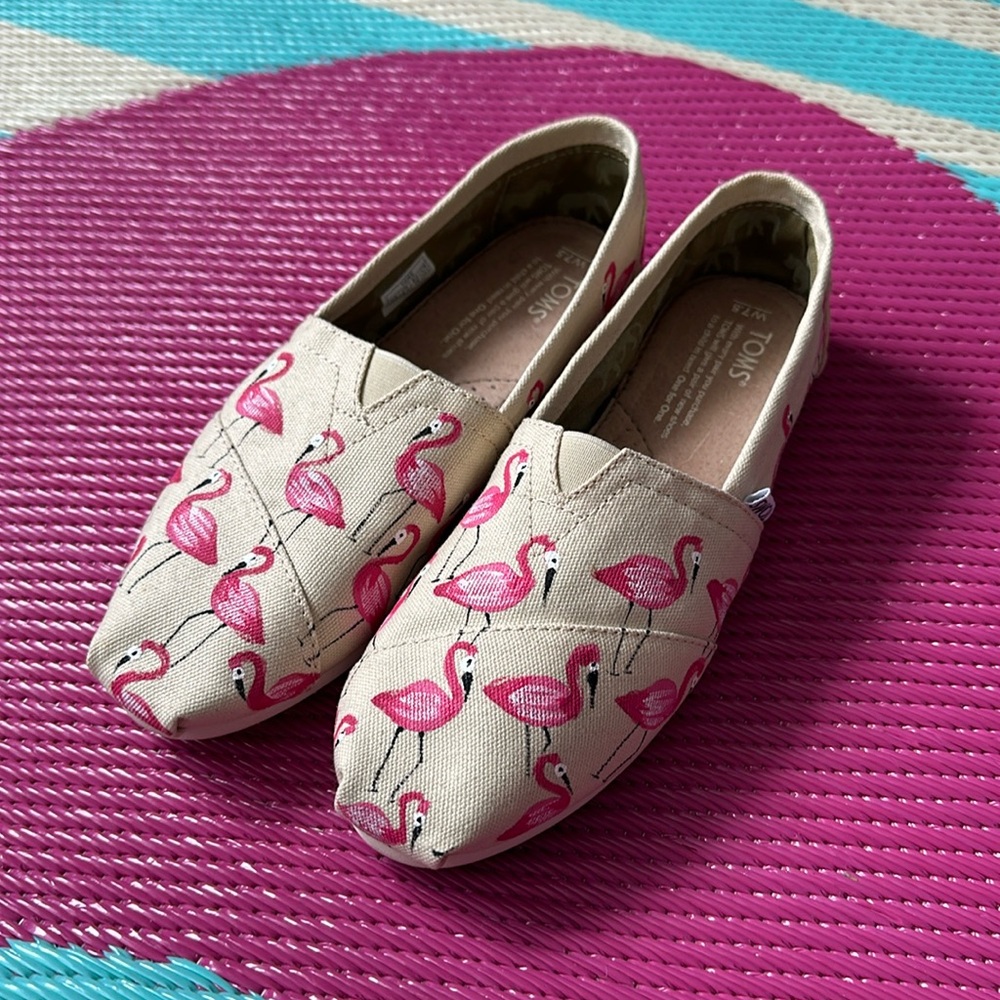 Tom’s flamingo flats